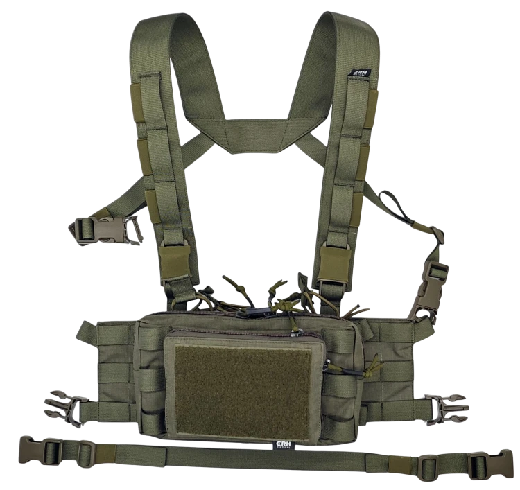 Chest Rig Recon - widok od przodu - jedna z klamer odpięta od "skrzydełka"